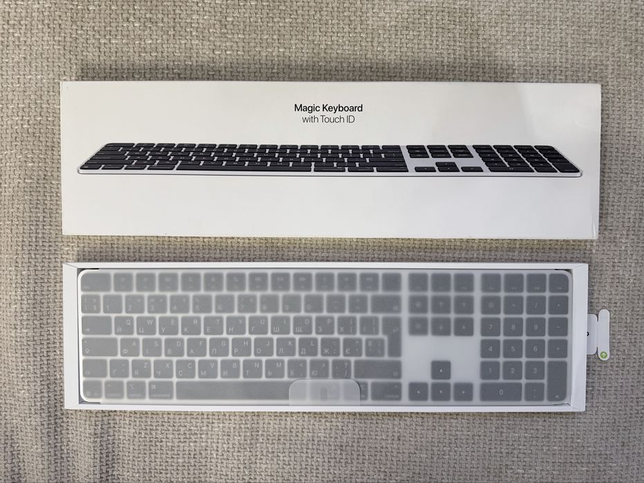Офіційна українська клавіатура (ідеальний стан) AppleMagic Keyboard with Touch ID and Numeric Keypad Black(MXK83UA/A)