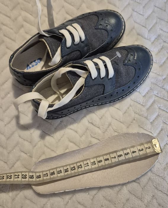 Продам нові дитячі туфлі