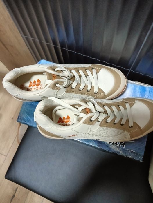 Buty sportowe nowe.