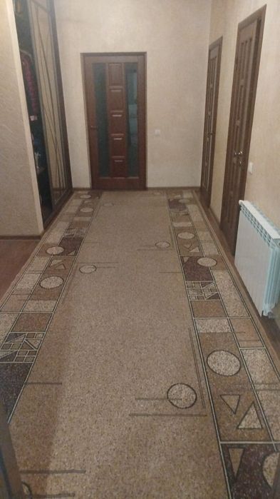 Килим.В доброму стані,після хімчистки