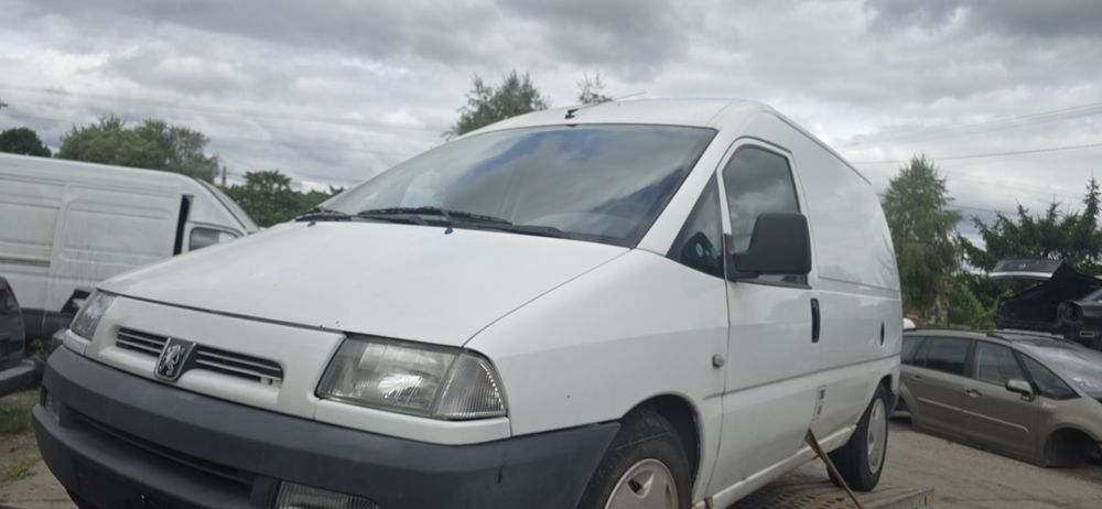 Drzwi zderzak błotnik Peugeot Expert silnik 2,0 części