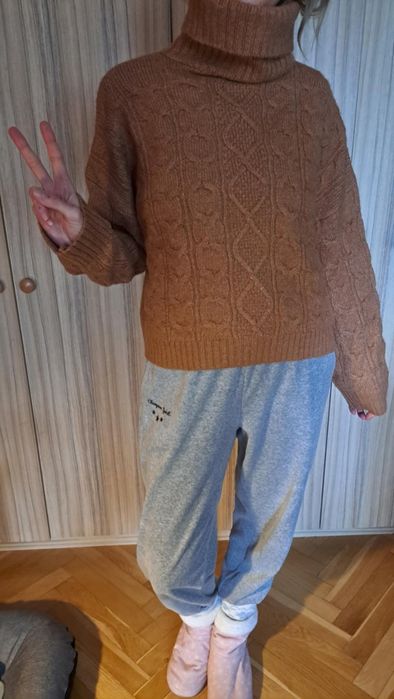 Super ciepły golf Stradivarius M