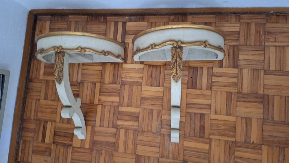 Mesas de cabeceira de conjunto de quarto em ouro Vintage