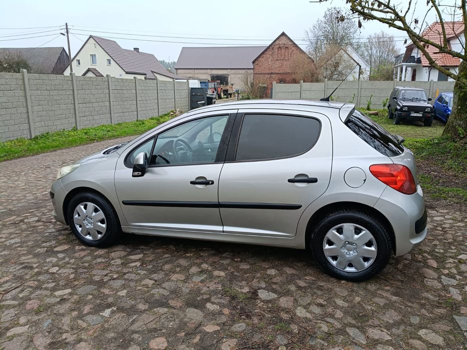 Peugeot 207 1.4 8v ładny