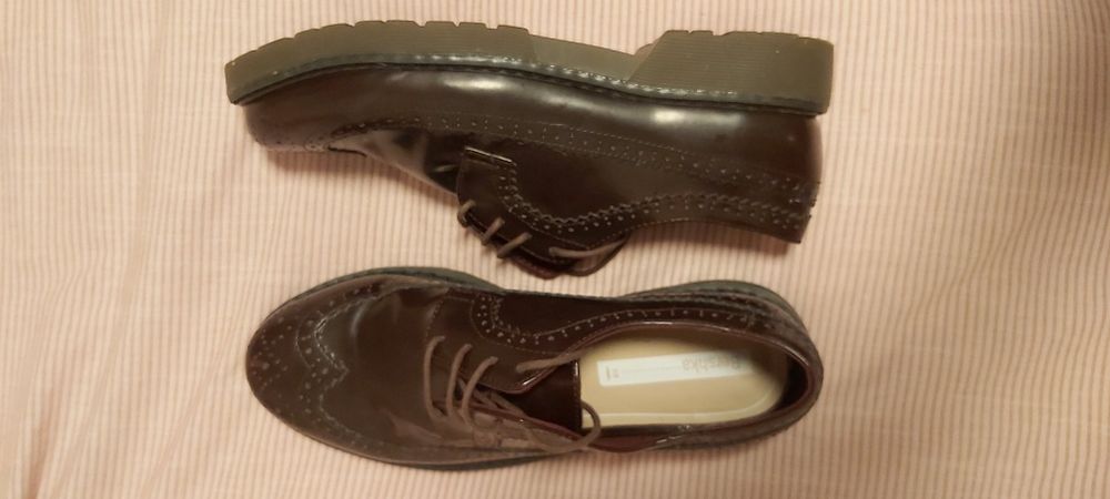 Sapato inglês bordeaux 39 bershka