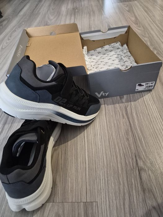 Buty chłopięce r.40 VTY nowe