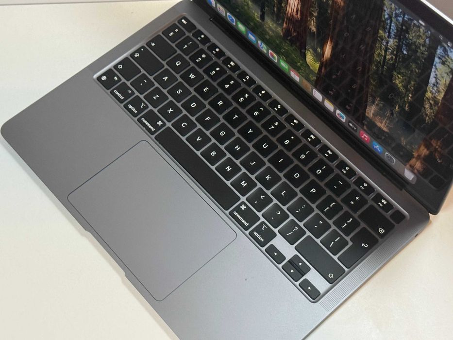 Apple MacBook Air 13 2020 - M1 8GB / 256GB - 87% Kondycji baterii - Gwarancja - Stan BDB