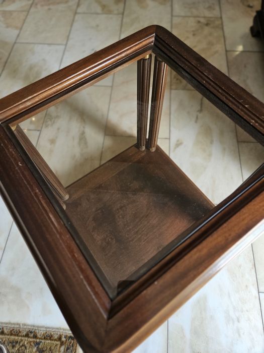 2 Mesas em mogno de apoio