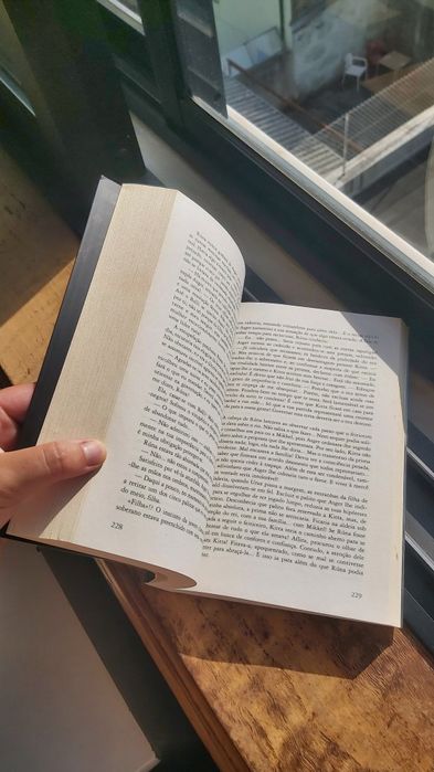 A Noite do Caçador - Sandra Carvalho (bom estado)