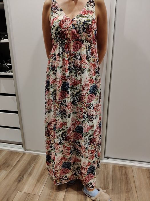 Długa sukienka w kwiaty