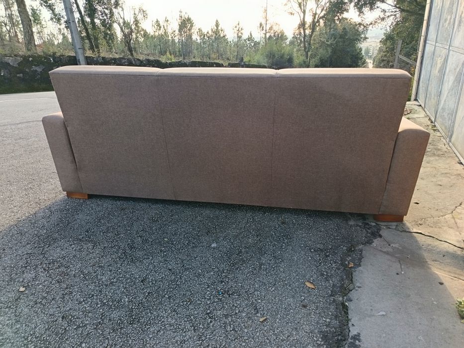 Sofá cama 3 lugares impecável