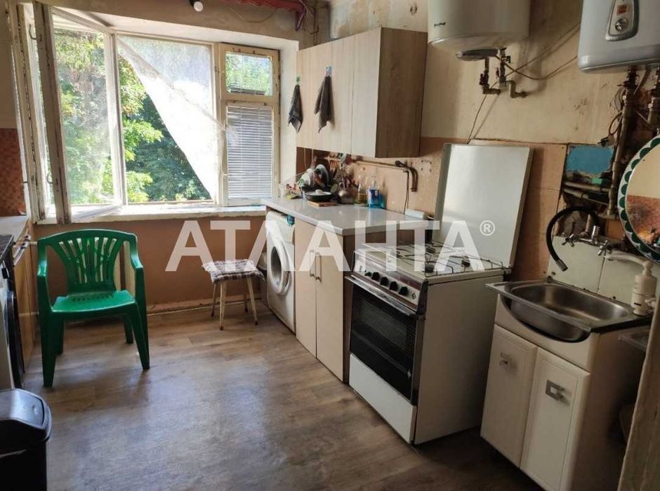 Продам комнату в коммунальной квартире по   ул. Космонавтов.