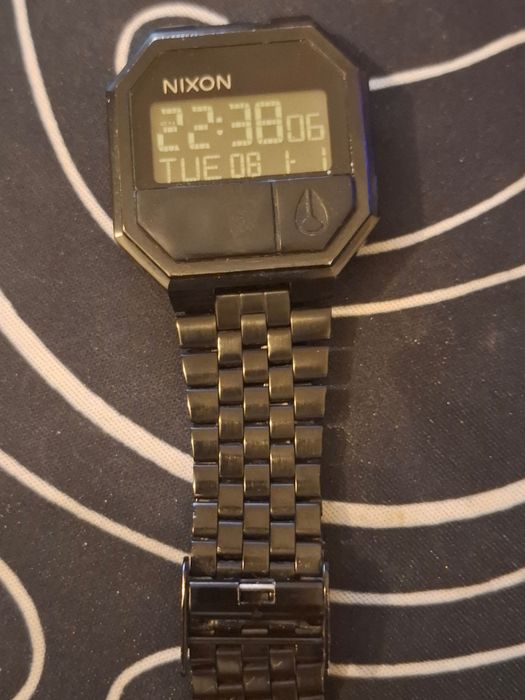 Relógio digital Nixon Re-Run