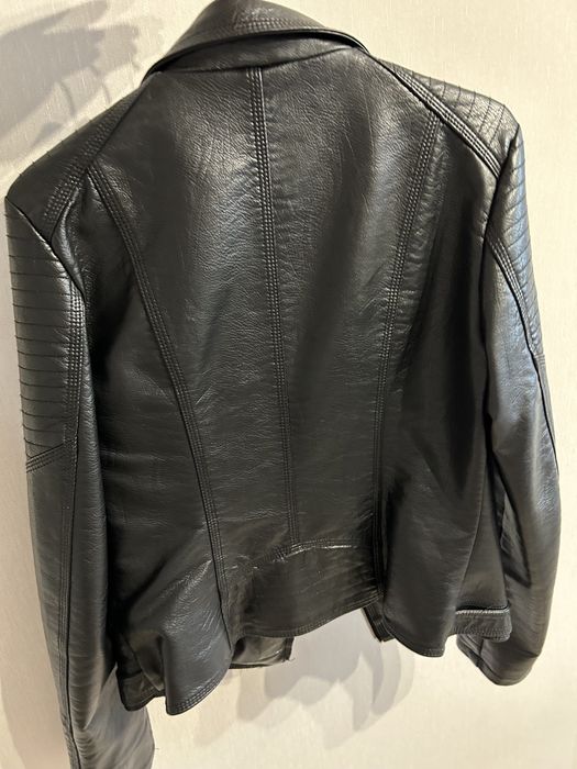 Куртка жіноча