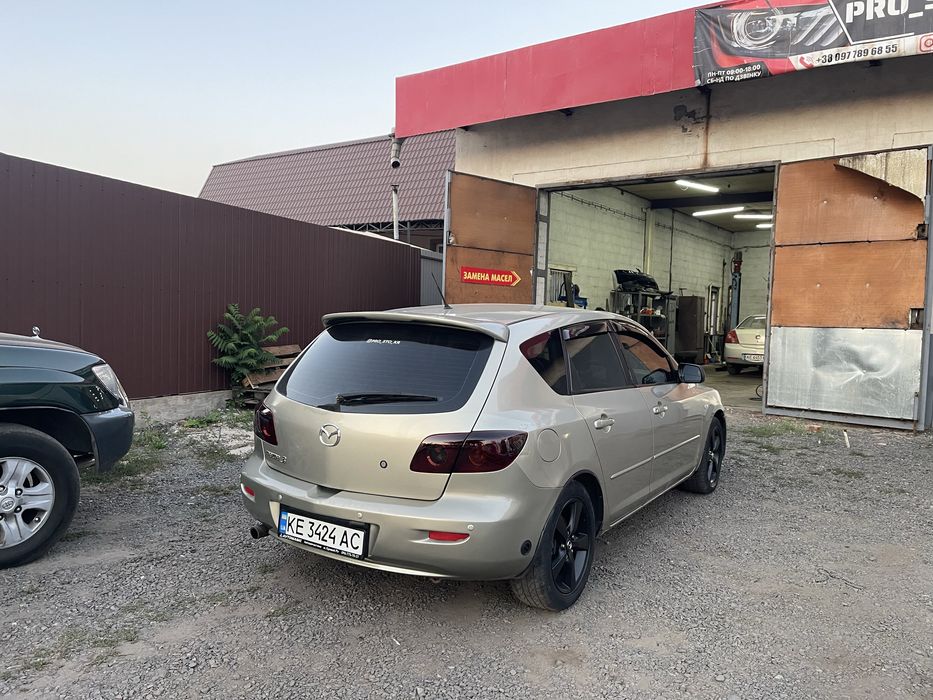 Mazda 3 на автомате/газ