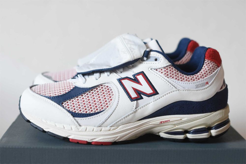 New Balance 2002R "Pouch" - nowe buty 45 - M2002RVE