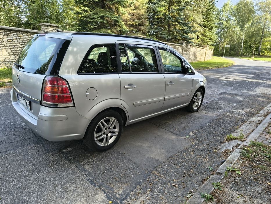 Opel Zafira LPG climatronic tempomat podgrzewane fotele 7 osób