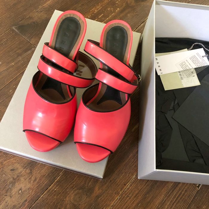 Яскраві босоніжки  Marni
