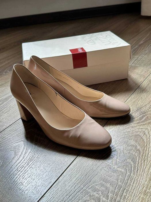 Туфлі-човники, 38 р., лакована шкіра, беж, HÖGL