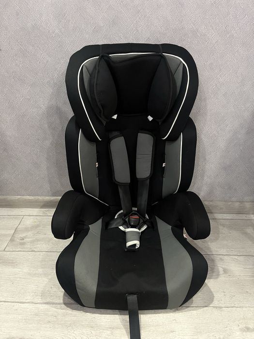 Дитяче автокрісло.Детское автокресло.Есть наклон для сна. Німеччина