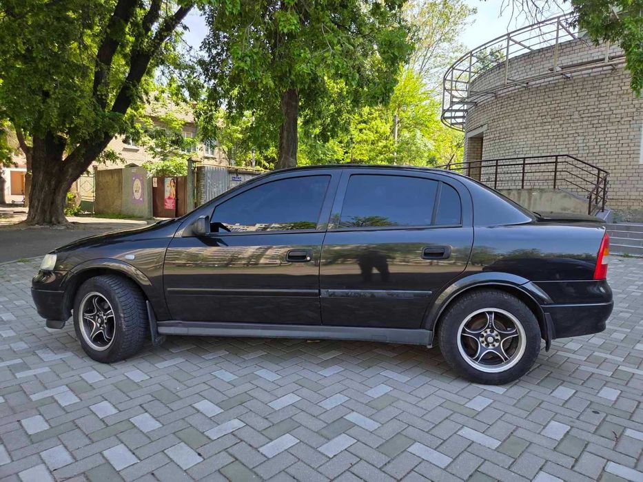 Продам Opel Astra 2006р. Один власник з автосалону, рідний пробіг!