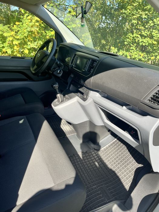 Opel vivaro 2.0 long 9 osobowy Polski salon