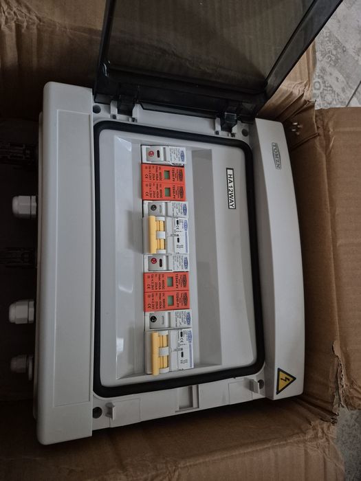 Розподільна коробка водонепроникна  для сонячних панелей 1, -2 входи 3