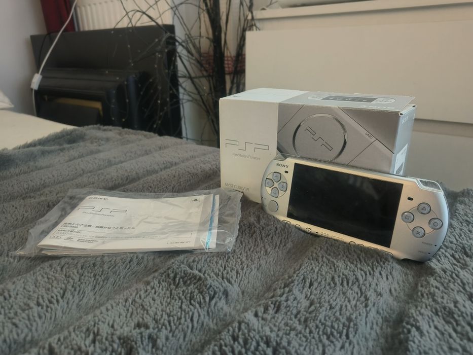 PlayStation Portable 3004 Mystic Silver