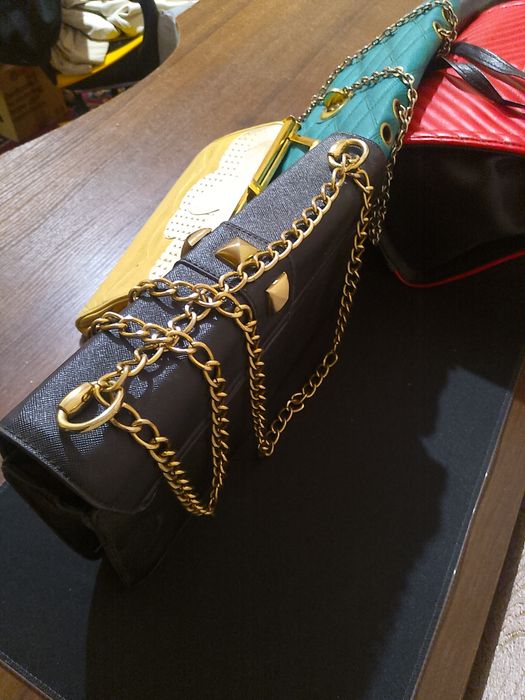 Продаются женские сумки