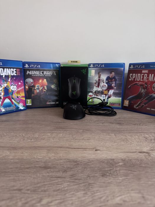 Myszka Razer deathadder + 4 gry na PS4