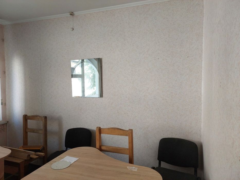 Здается в оренду кімната в центрі міста.