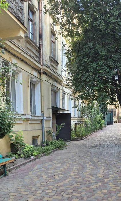 Продам 1к квартиру з фасадним вікном, Мала Арнаутська (3-070-579)