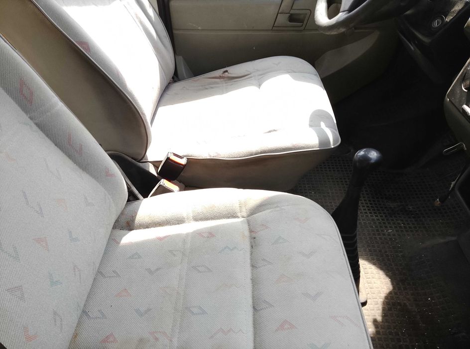 VOLKSWAGEN TRANSPORTER T4 2.5tdi 105 koni 9osób long przedluzany hak 2000kg caravelle multivan
