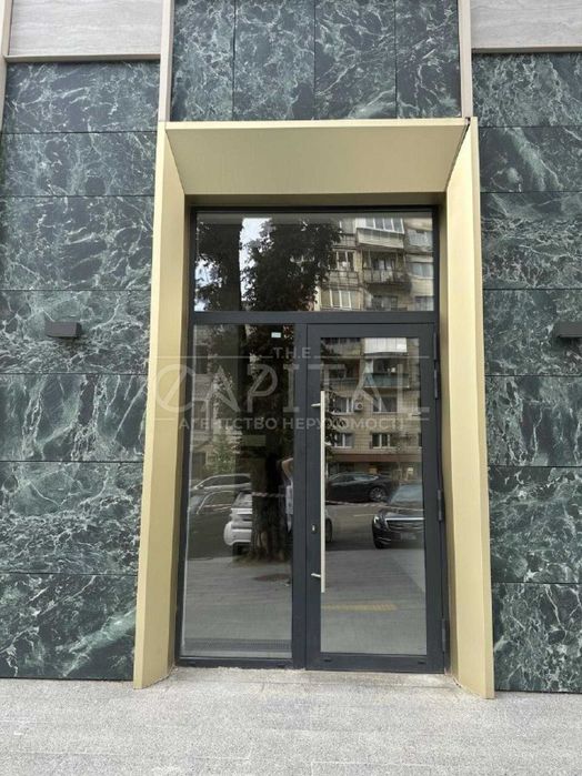 Терміново Оренда  Торгівельна площа Володимирська,Жилянська