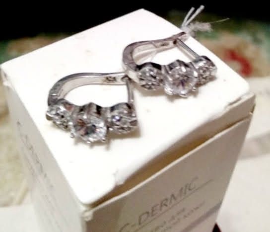 продам сережки серебрянные новые