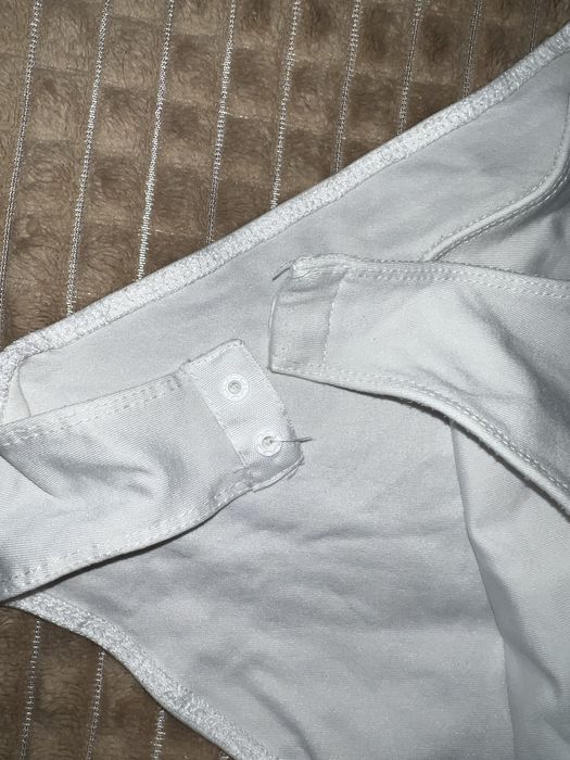 Біле боді pull&bear