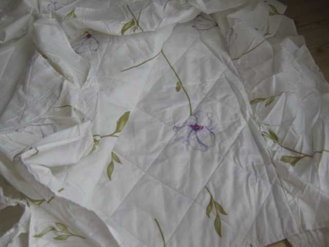 Narzuta kwiaty pikowana + 2 poszewki kolekcja Tarrington House