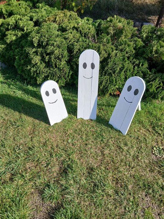 Duchy halloween z drewna do ogrodu