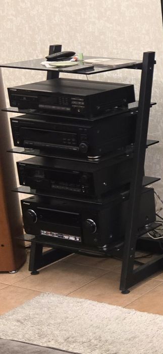 Стойка под аппаратуру