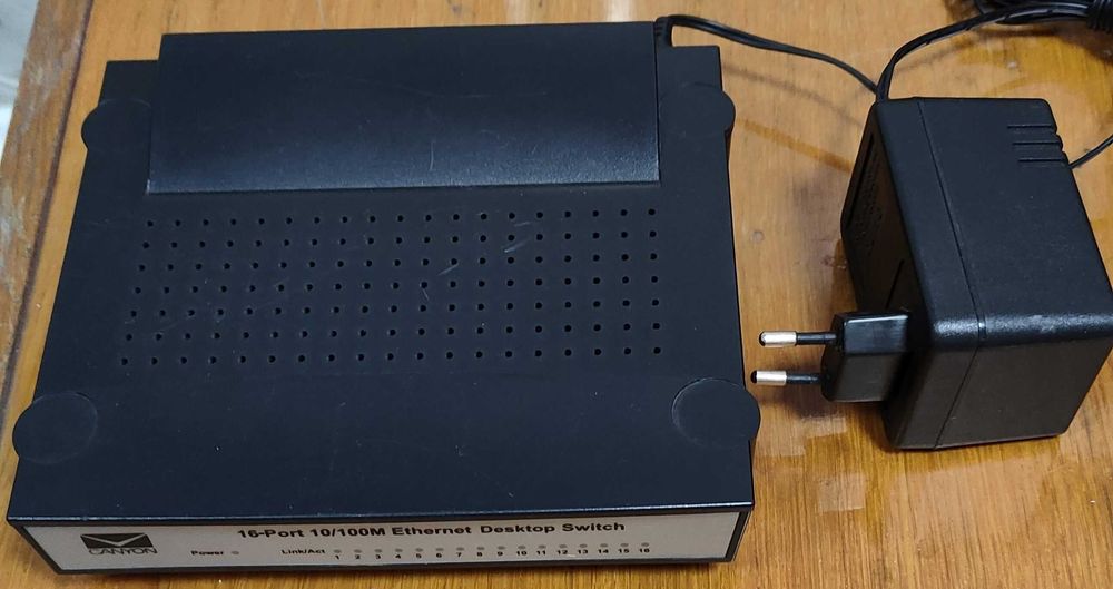 Комутатори мережеві 16-портові switch D-Link Planet Canyon 100 Мбіт/с