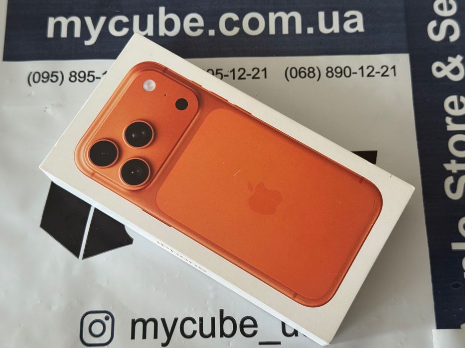 Apple iPhone 17 Pro 256GB Cosmic Orange Neverlock (MG8H4) новий