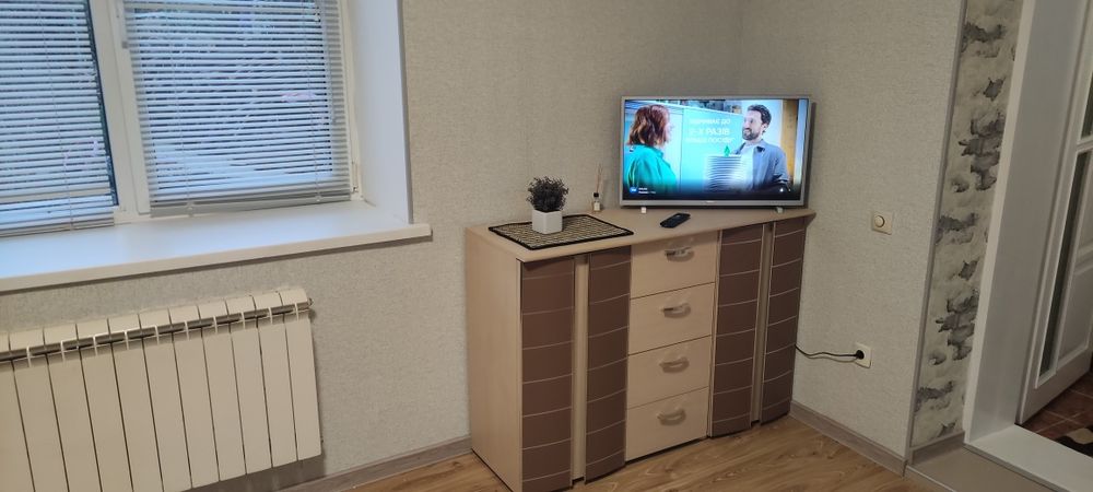 Подобова оренда однокімнатного напівособняка