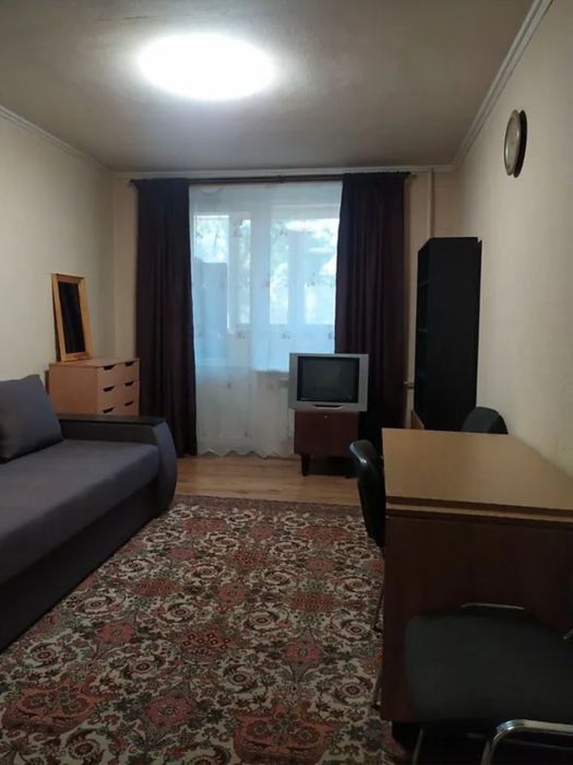 ЗАТИШНА квартира в ЗЕЛЕНОМУ районі столиці метро ВАСИЛЬКІВСЬКА