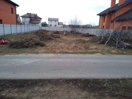 Прибирання участків,облагородження ,відновлення порядку на території