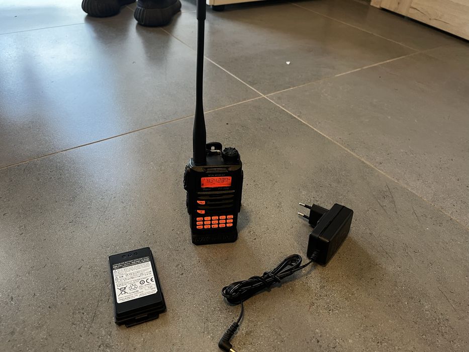 Radio Yaesu-FT70D