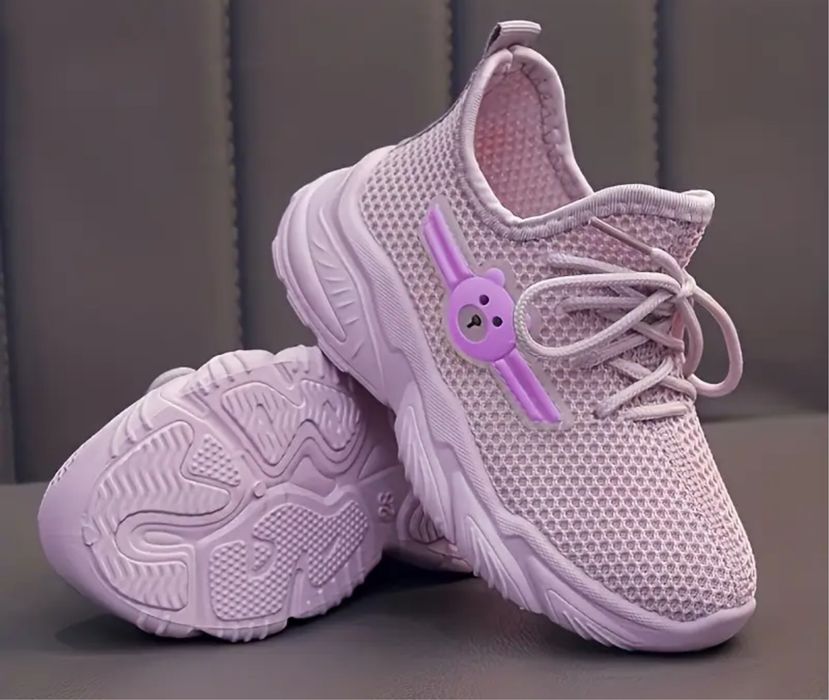 Кросівки на дівчинку