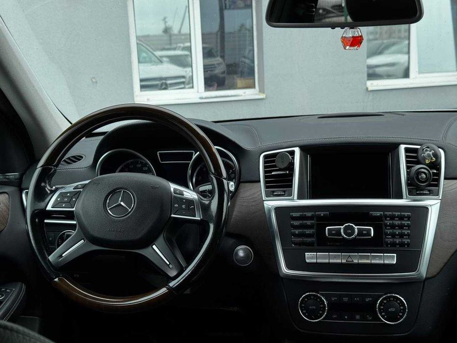 Mercedes-Benz GL450 2015рік 3.0 Бензин