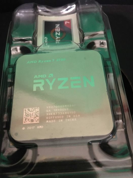 CPU AMD Ryzen 7 2700 como novo (+ caixa + cooler original)