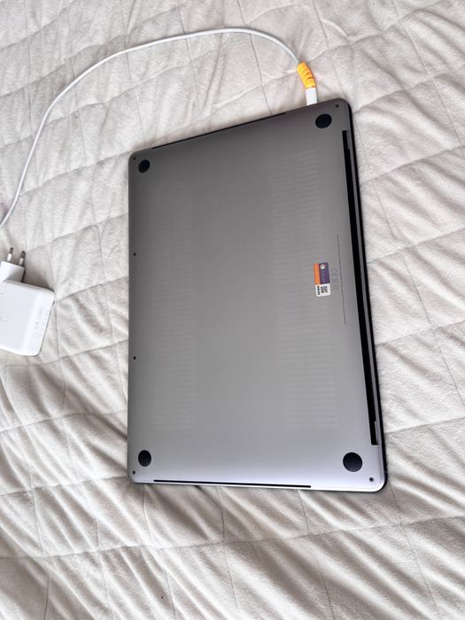 MacBook pro 2018 діагональ 15, I7, 32/256gb