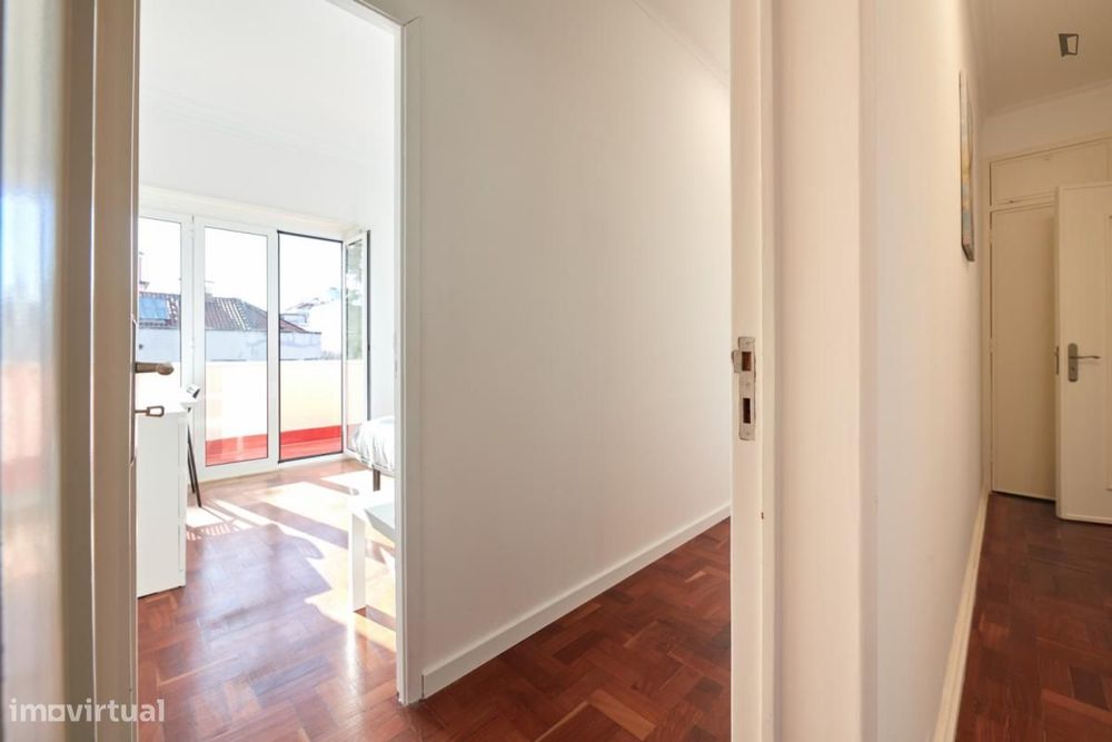 Quarto - localizado em Entrecampos Lisbon